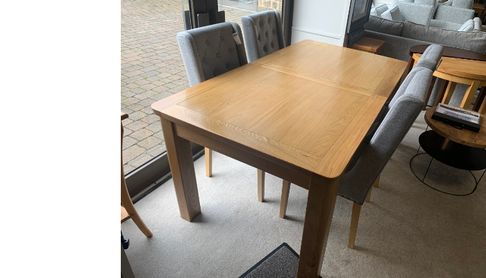 6'0 Extending Dining Table +4 Chairs